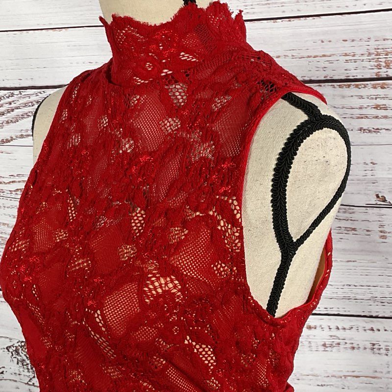 NWT ANTHROPOLOGIE NIGHTCAP Women's Red Lace Turtleneck Sleeveless Blouse- SZ 4