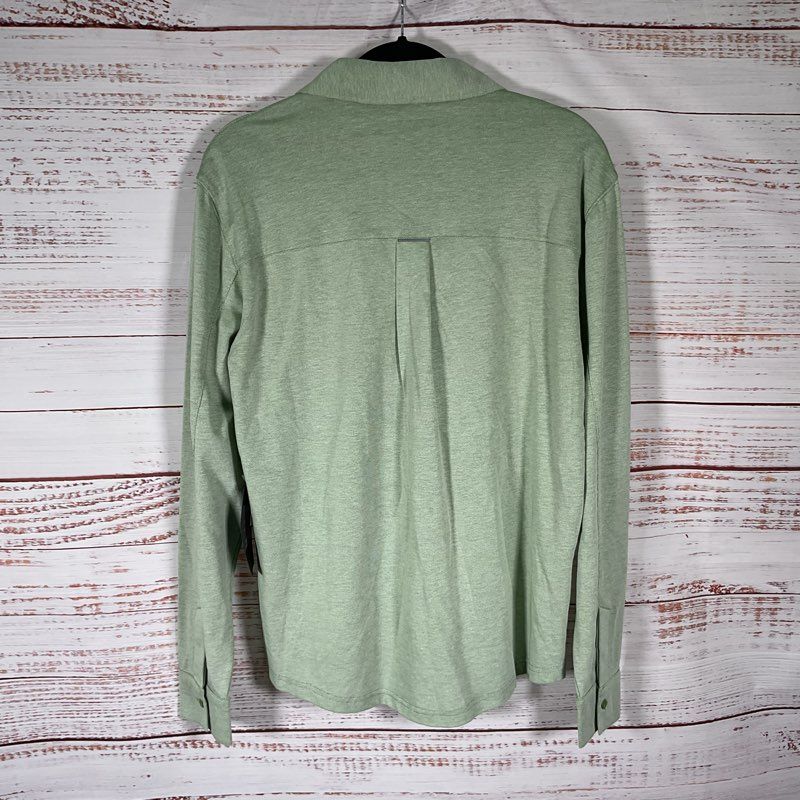 NWT Fabletics The Dash Long Sleeve Button Up Shirt - Size M