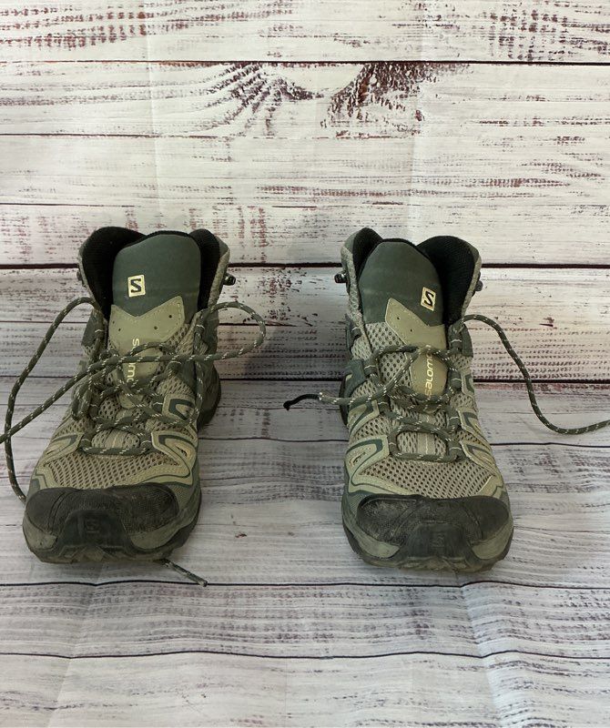 Women's Salomon X Ultra Mid GTX Hiking Boot In Olive Green Size 7