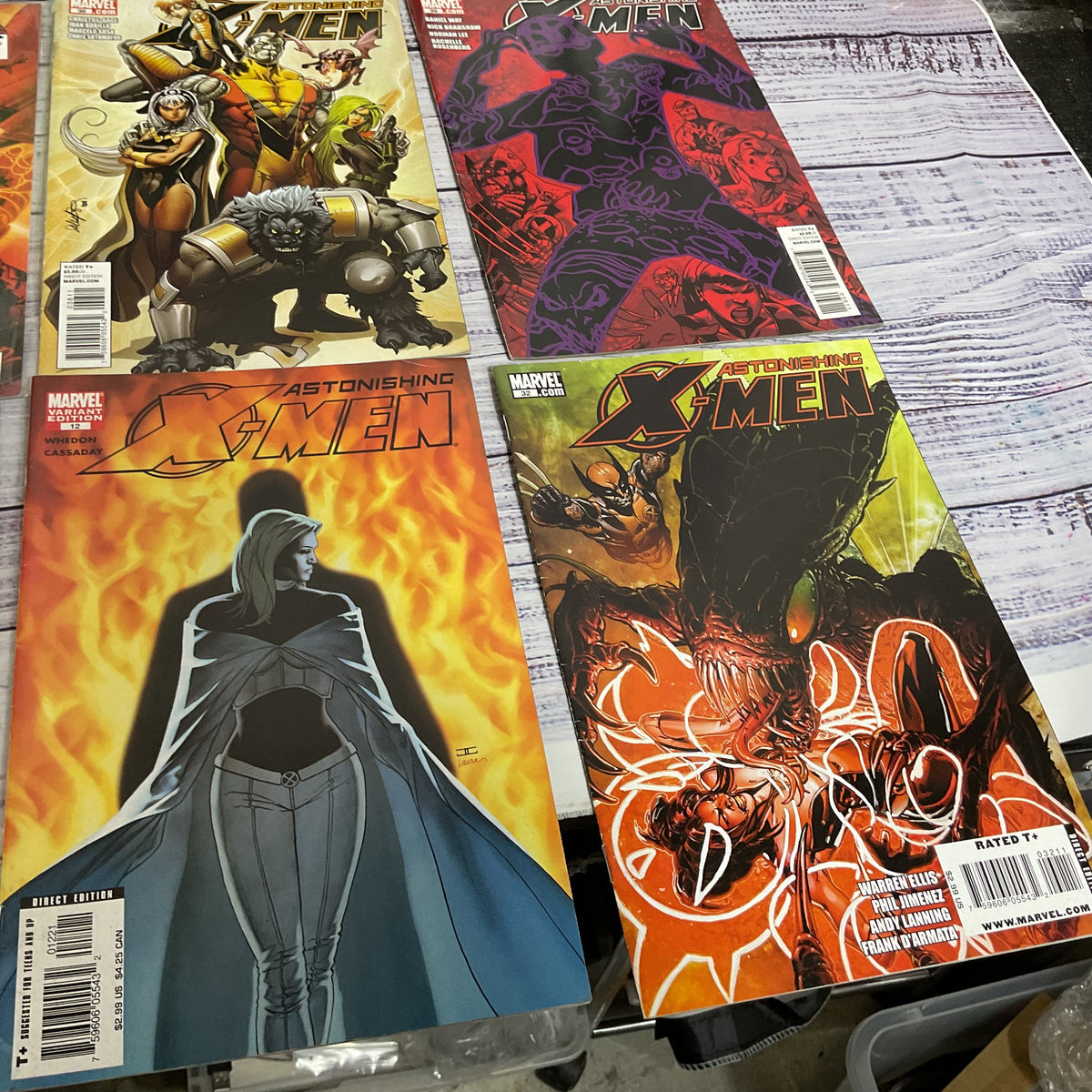 Lot of 20 Astonishing X-Men Comic Magazines