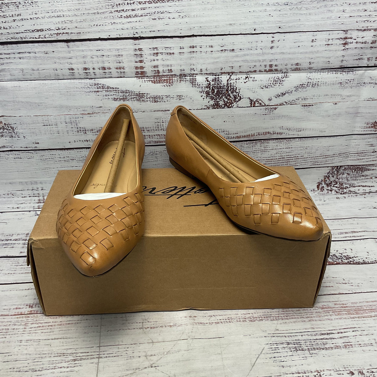 Trotters Beige Estee Woven Tan Slip On Flats Women Size 9 New W/ Box