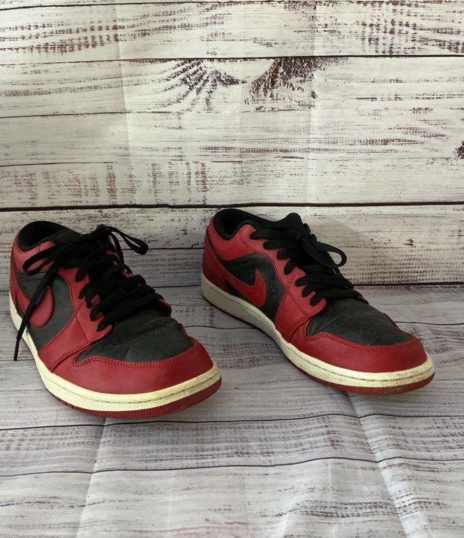 Men's Nike Air Jordan 1 Low SE Red & Black Sneakers Size 11