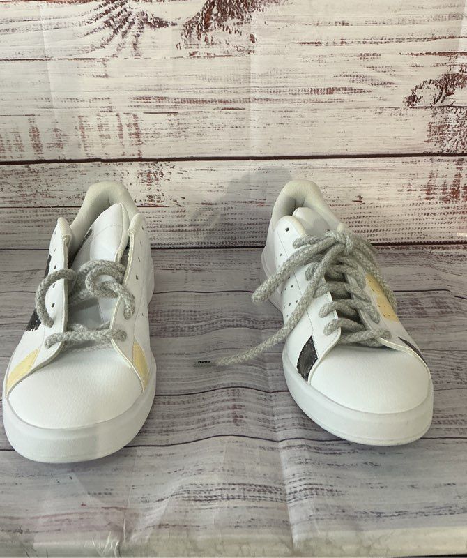 NWB Women's Adidas Advantage 2.0 White Sneakers Size 8.5 Retail $70