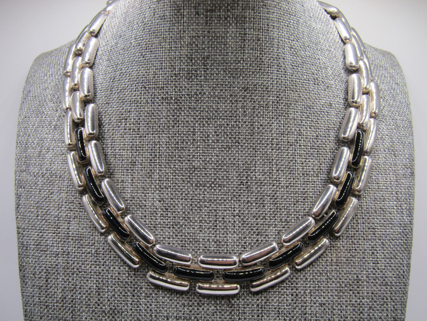 Vintage 15" Silver Plated Onyx Inlay 15mm Panther Link Necklace