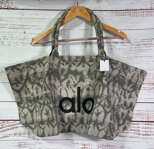 Alo Yoga Sports Tie-Dye Shopper Tote Grey