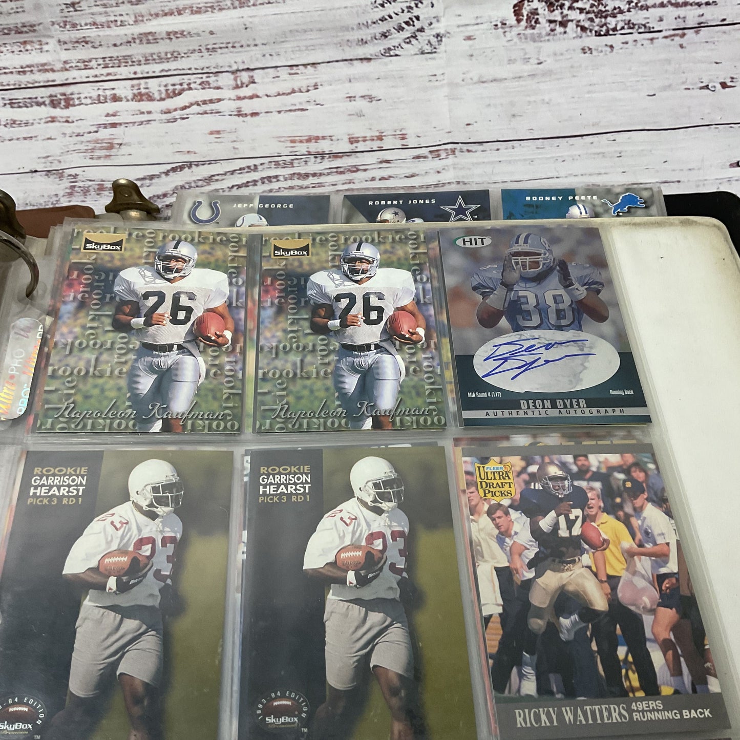 NFL Mixed Football Trading Card Lot ~940 Cards 4 Binders