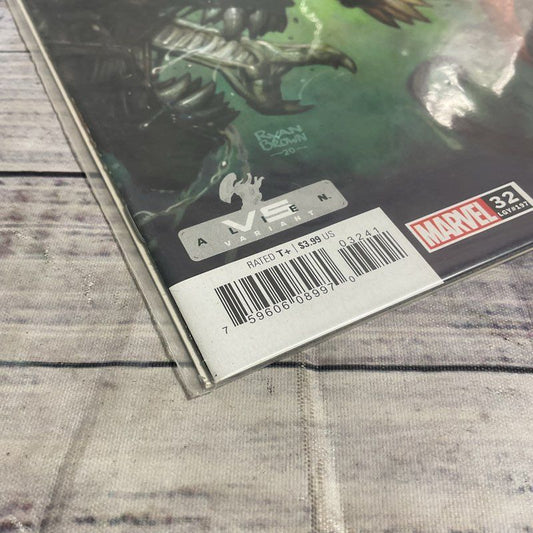 Set Of 2 Venom #26 & 32 Marvel Supervillain Comics Ungraded