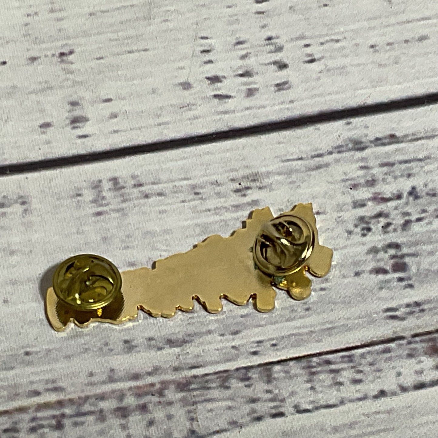 VINTAGE ANHEUSER BUSCH Clydesdales Horses Wagon Vintage Lapel Pin