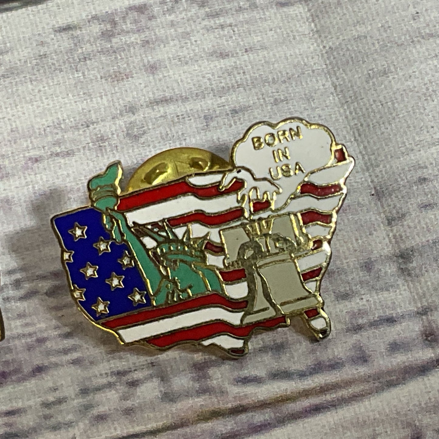 VINTAGE USA Lapel Pins- Set of 2