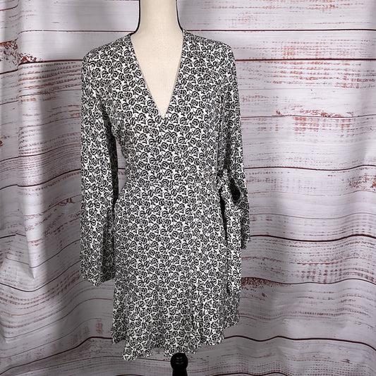 NWT A.P.C Whitney White with Black Print Women's Wrap Dress- SZ 4 (RETAIL $495)