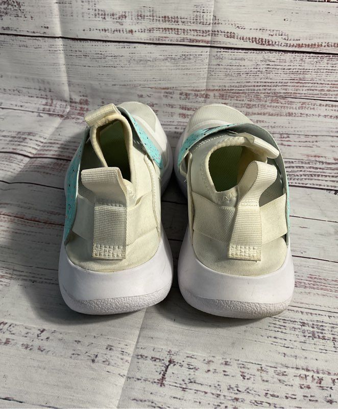 Under Armour Womens Runplay Paint 3025374-100 White Running Shoes 8.5