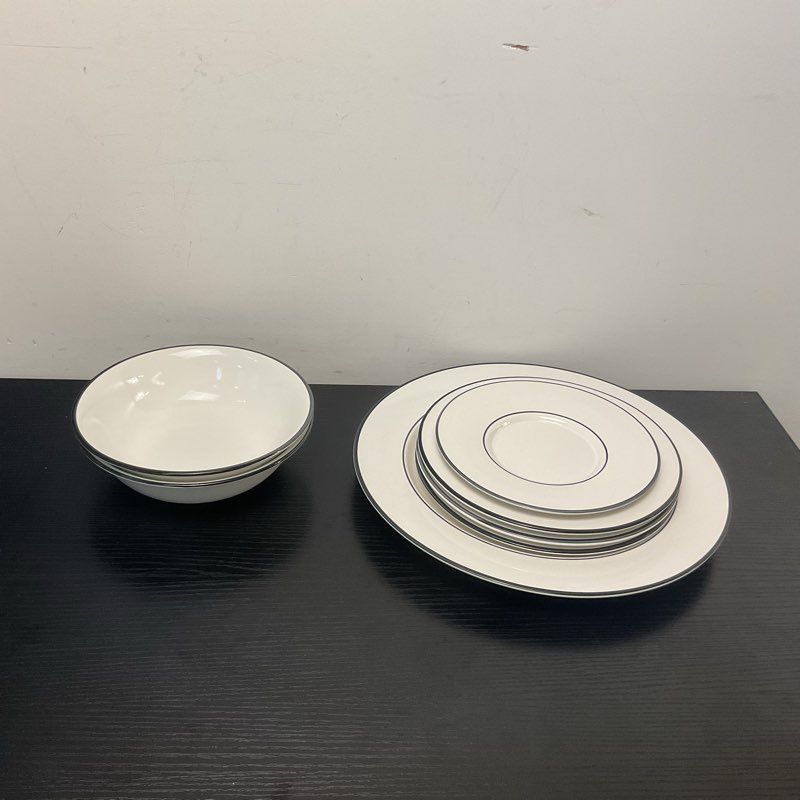 Ranmaru Japan Concentrics Black Rim White Ceramic Dish Dinner Bowl Set 7