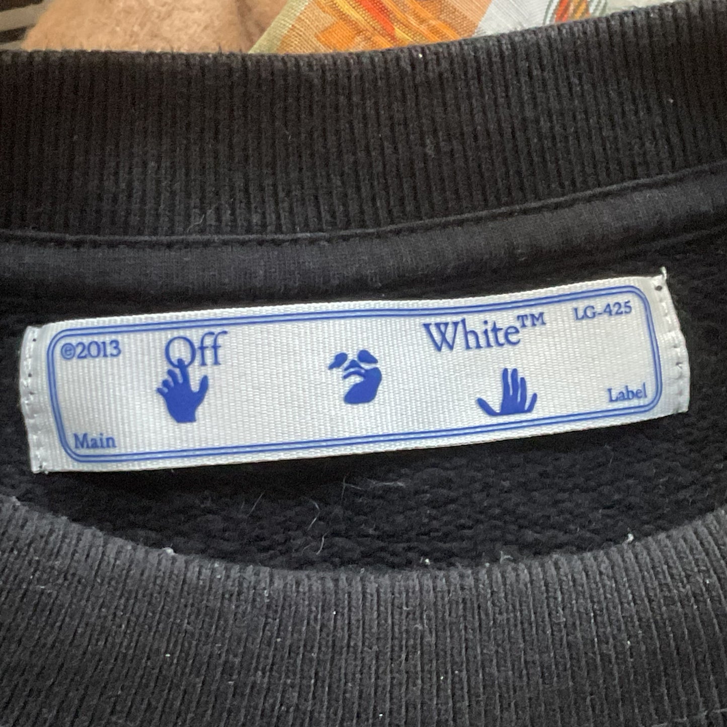 OFF-WHITE Men's Black Arrow Print Crewneck Sweatshirt- SZ S