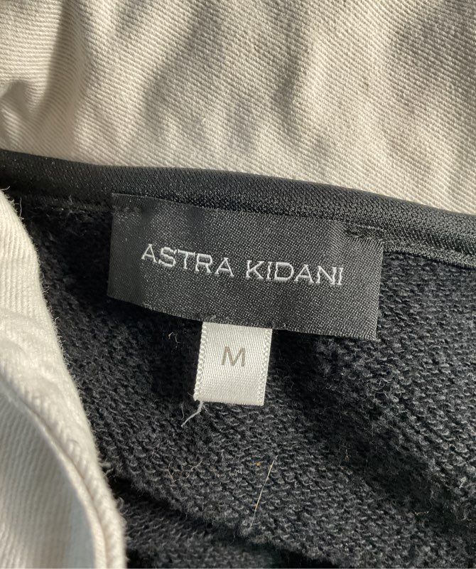 Astra Kidani Signature Collar Crewneck Black Sweater Size M Premium Cotton