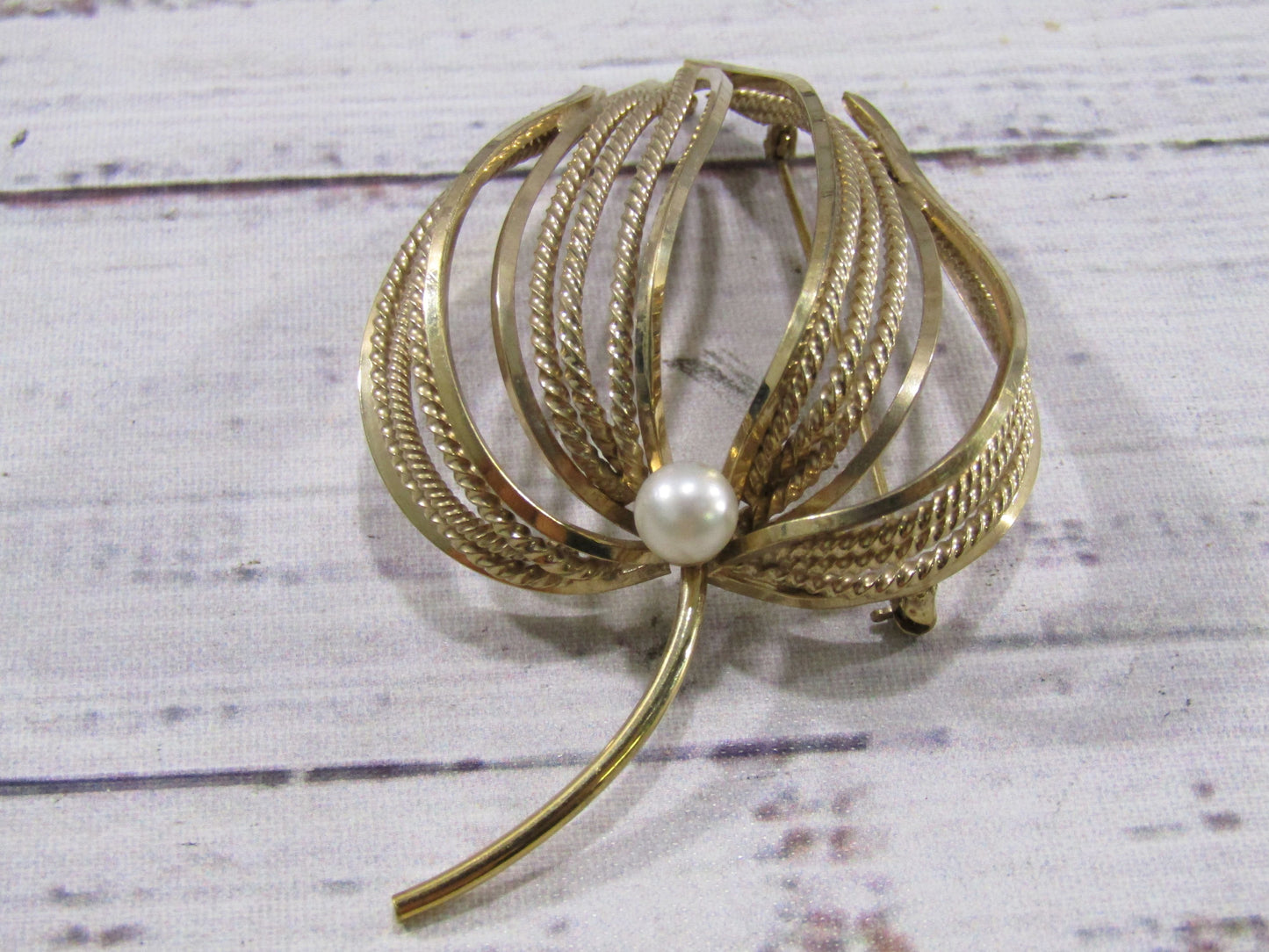 Vintage Wells Gold Filled Faux Pearl Leaf Brooch Pin