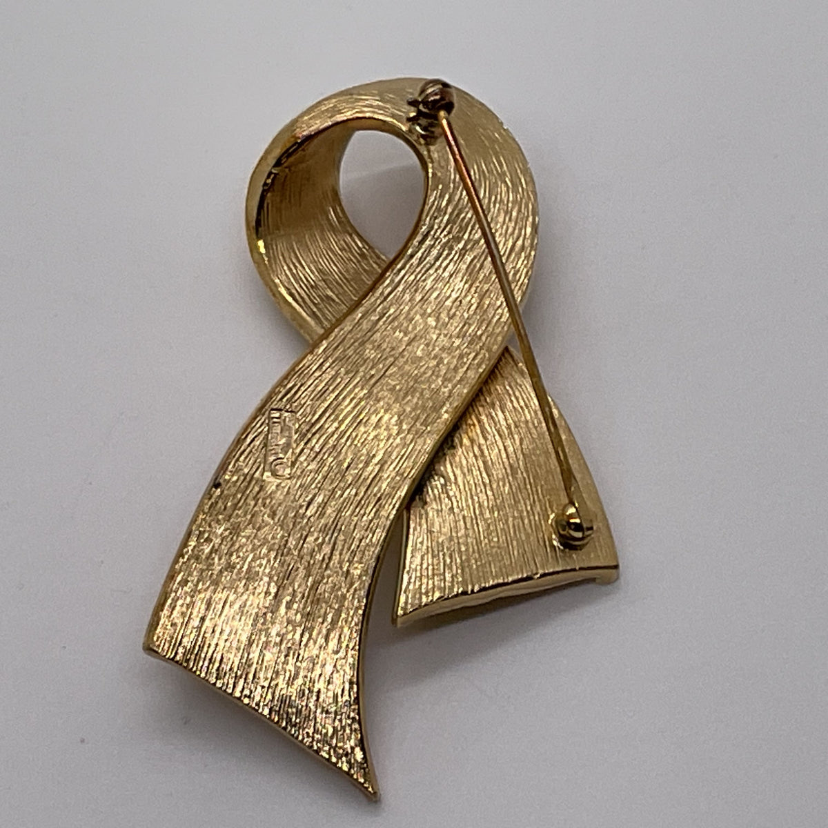 VTG. Crown TRIFARI Gold Tone Basketweave 2.75" Brooch