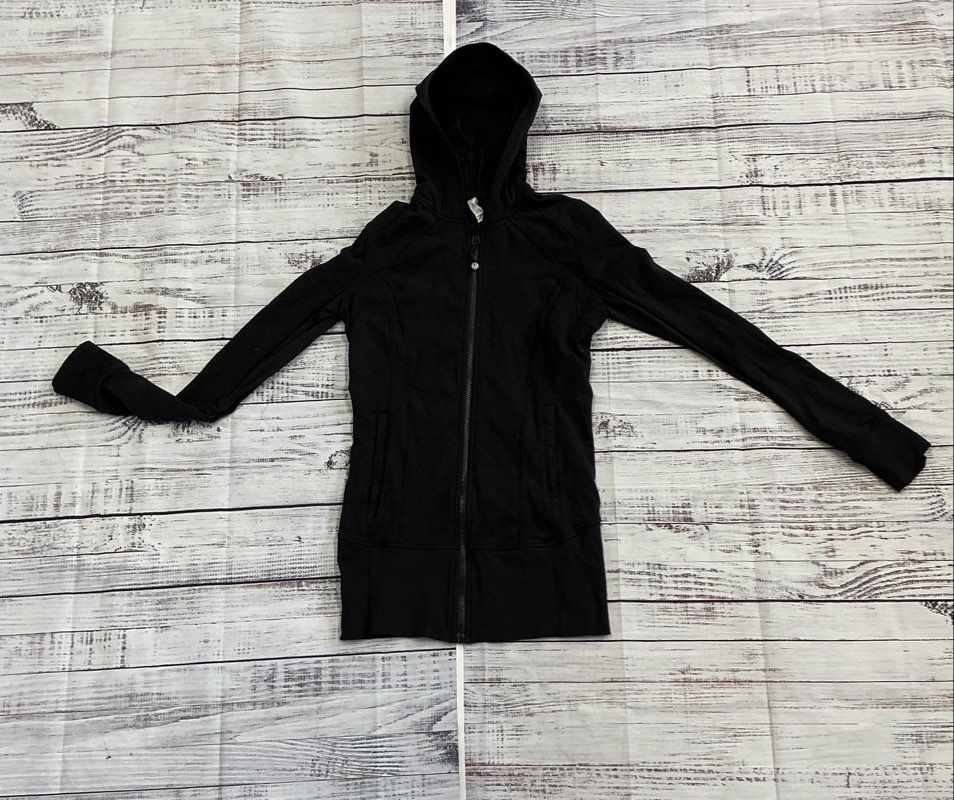 Women's Lot of 8 Lululemon Leggings, Shorts, Jacket and Sports Bra Size 6