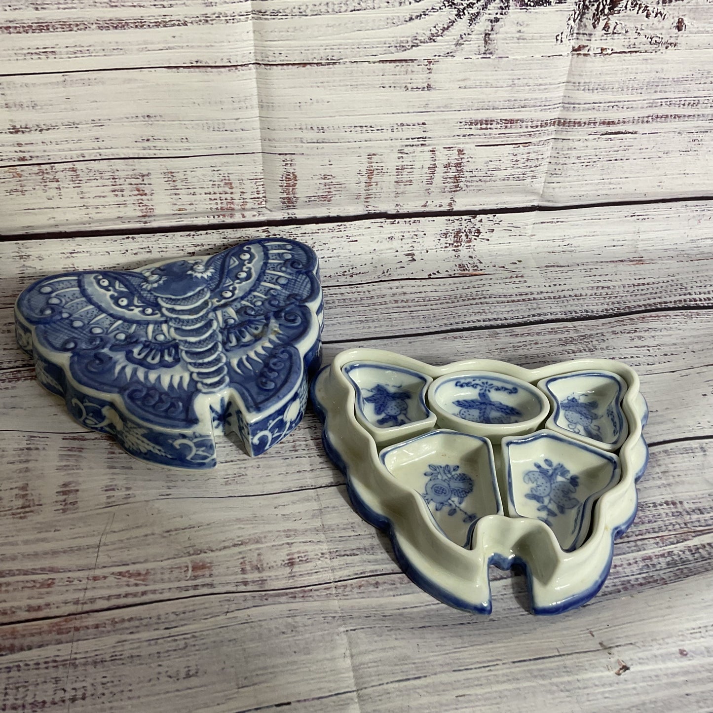 VTG./ANTIQUE Asian Blue & White Moth Shaped Removable Compartments Serving Dish