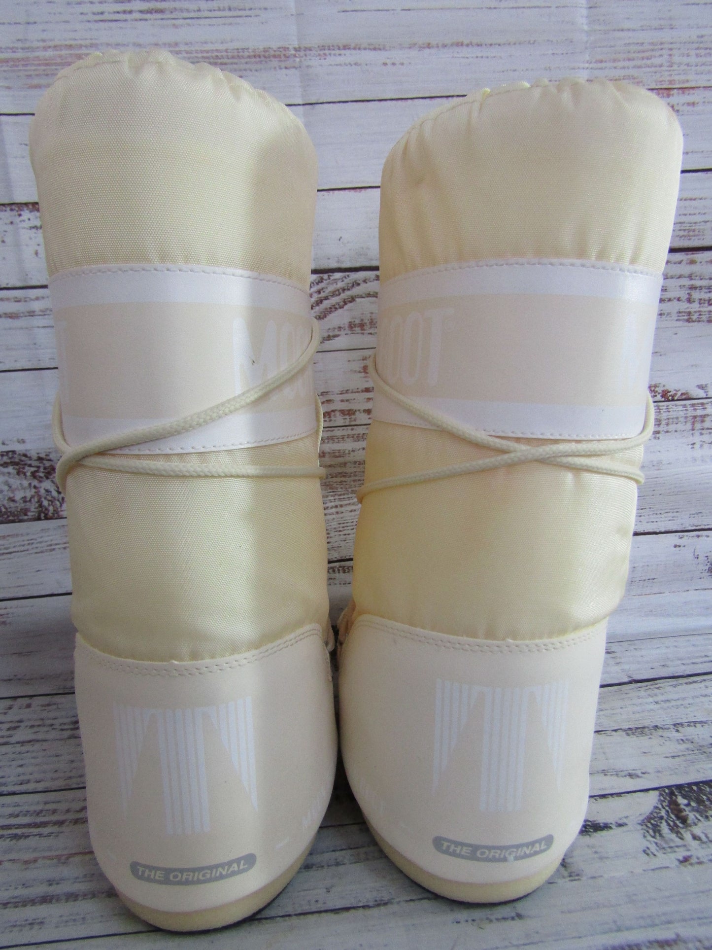 Moon Boots Icon Women's Cream Nylon Boots Size 6