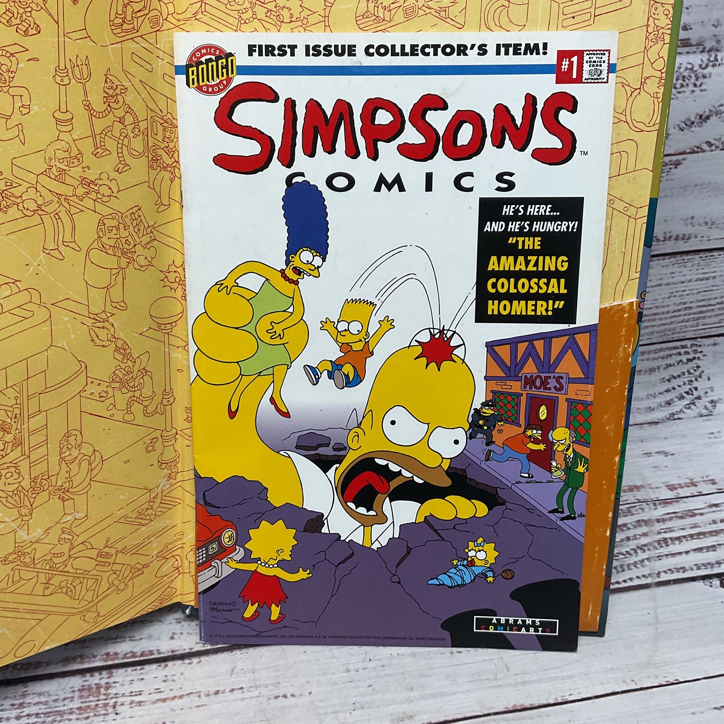 The Simpsons Futurama Crossover Crisis Matt Groening W/ Collectors Comic