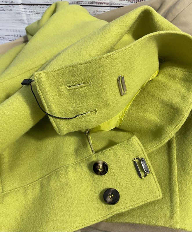 Women's Salvatore Ferragamo Green 100% Wool Skirt Size 26 Waist