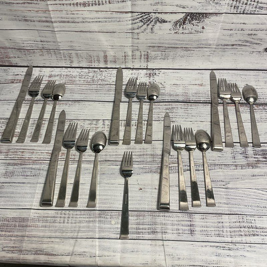 Kirk Stieff Composition Cloisonne Red/Black Mondrian 21 Piece Flatware Set