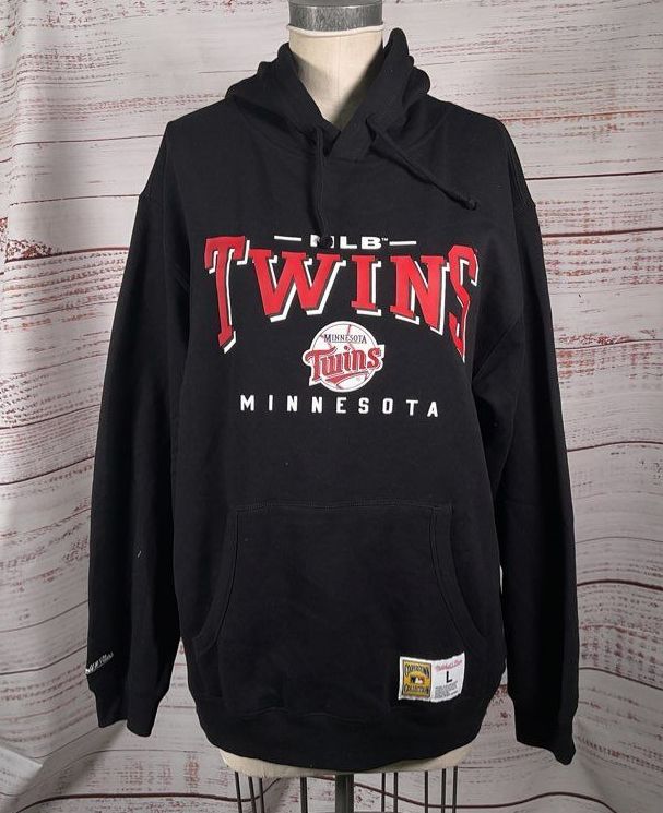Mitchell & Ness Men's Minnesota Twins Vintage Logo Pullover Hoodie Black L