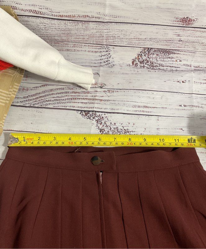 Women's Salvatore Ferragamo Maroon 100 % WOOL Pleated Skirt Size 38 EU/ 7.5-8 US