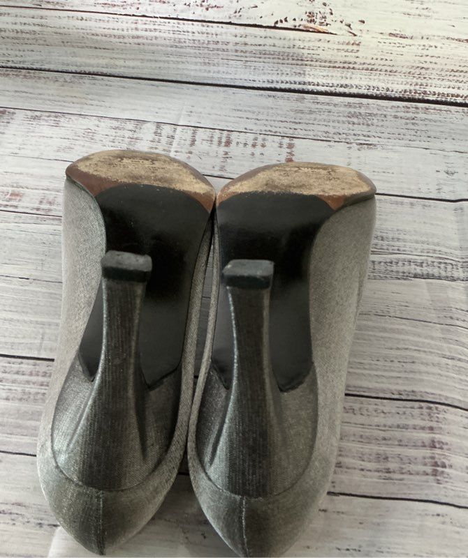 Women's Stuart Weitzman Silver Pumps Size 7.5