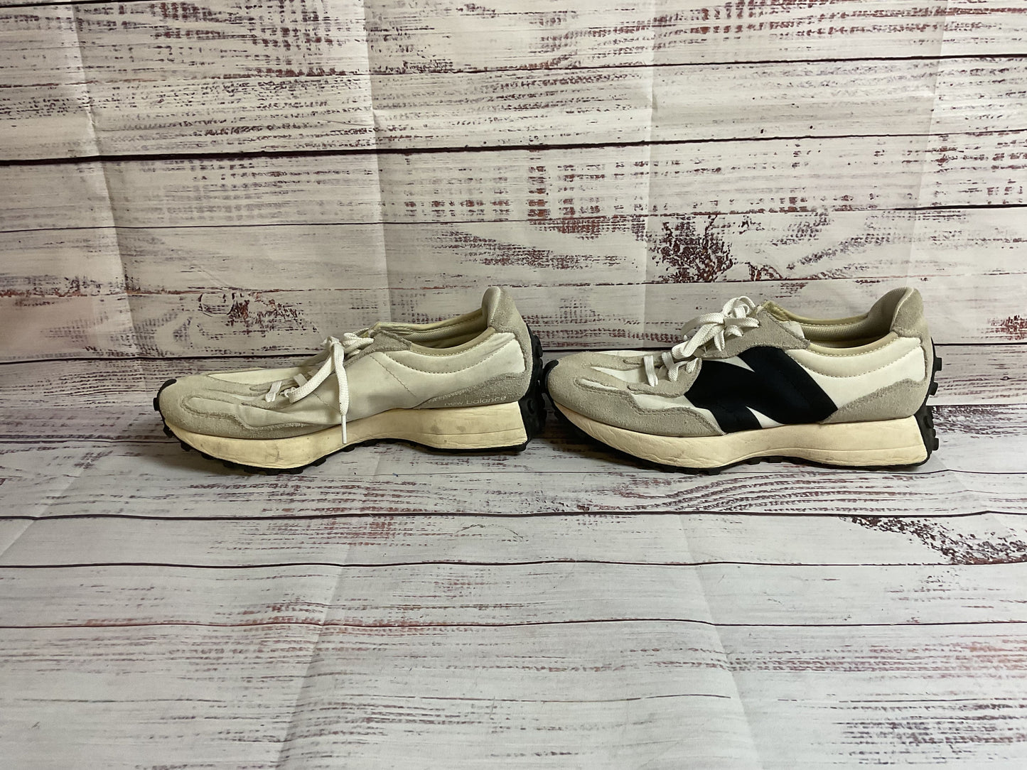 New Balance 327 White Athletic Shoe Women 9