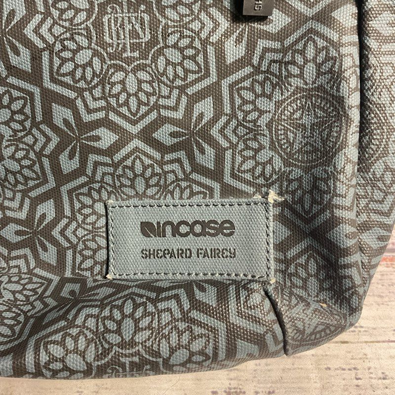 Incase X Shepard Fairy Blue/Black Pop Art Obey Print Backpack