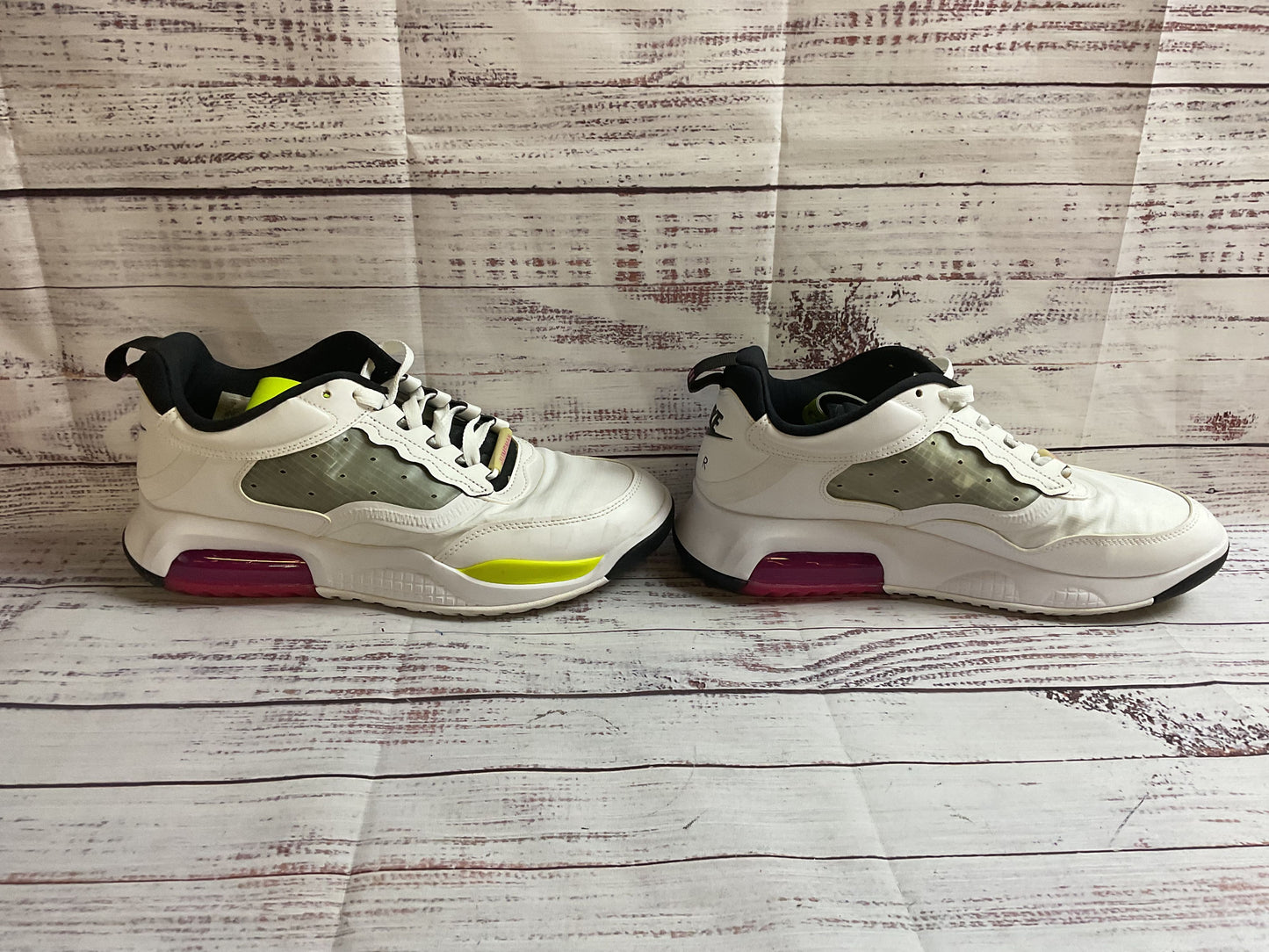 Nike Air Max 200 Vibrant White Sneaker Athletic Shoe Men 9
