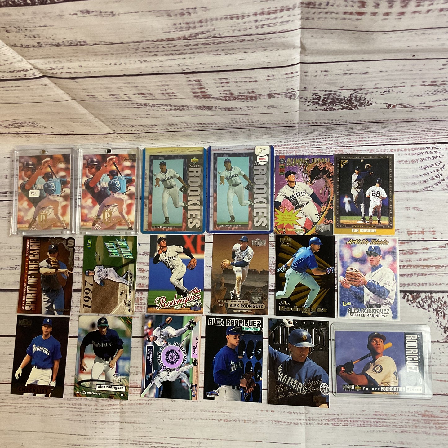 Set of 18 ALEX RODRIGUEZ Rookie and Regular Season Baseball Cards