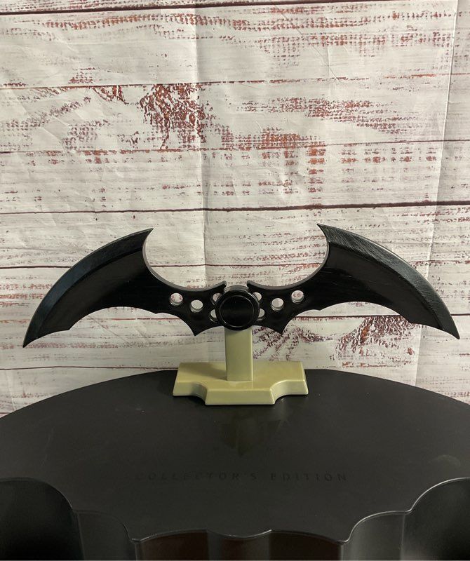 Batman Arkham Asylum Collectors Edition Baterang NO GAME