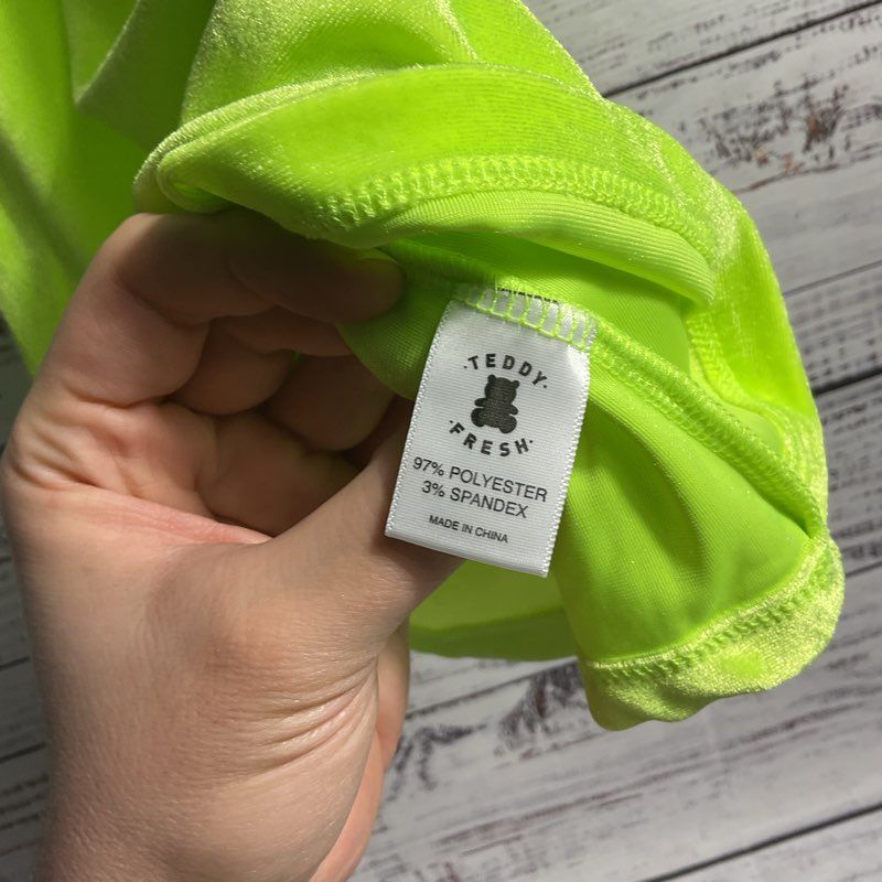 NWT Teddy Fresh Neon Green Velour Short Sleeve Crewneck T-shirt - Size M