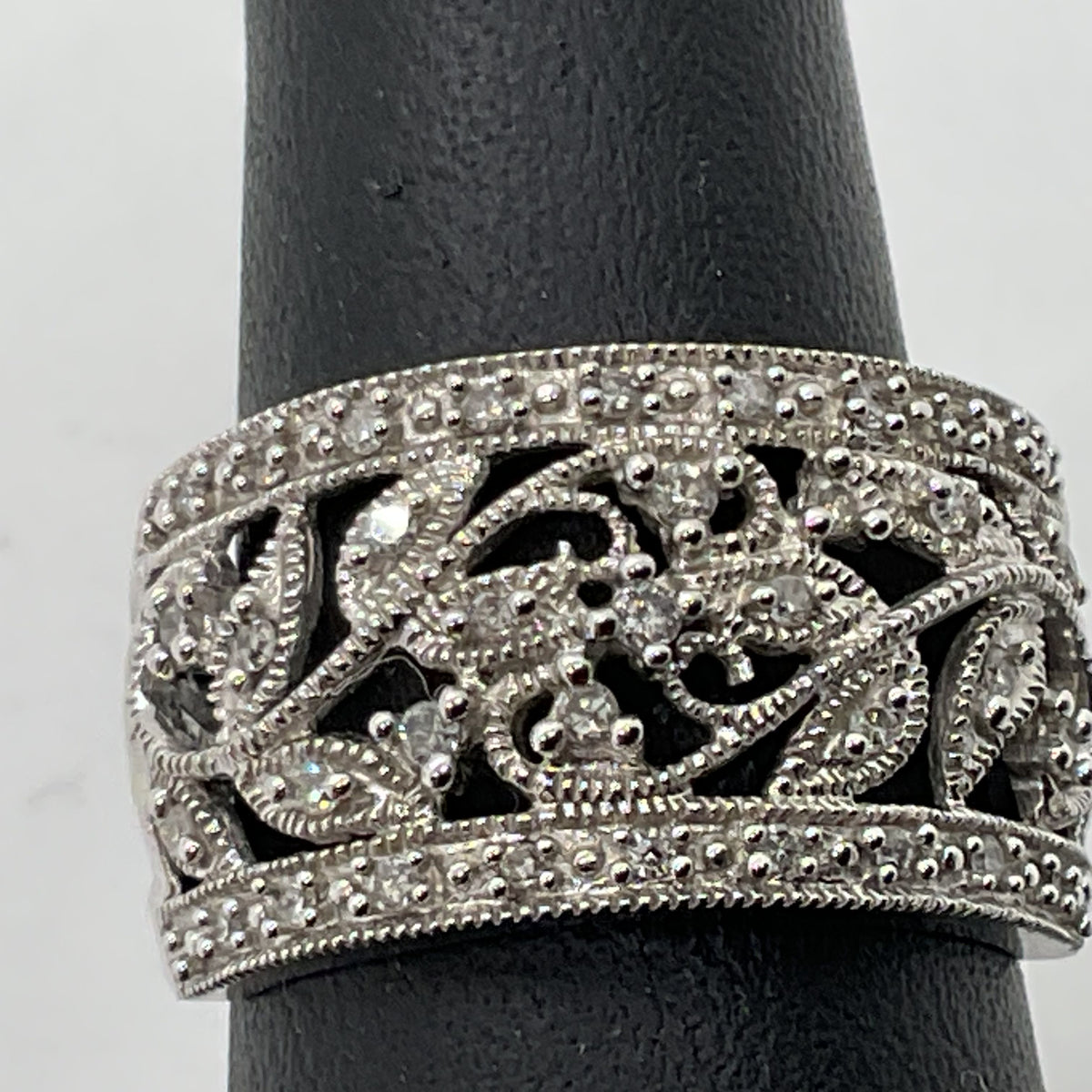 10K White Gold & Diamond Filigree SZ 7.25 Ring- 4.77g