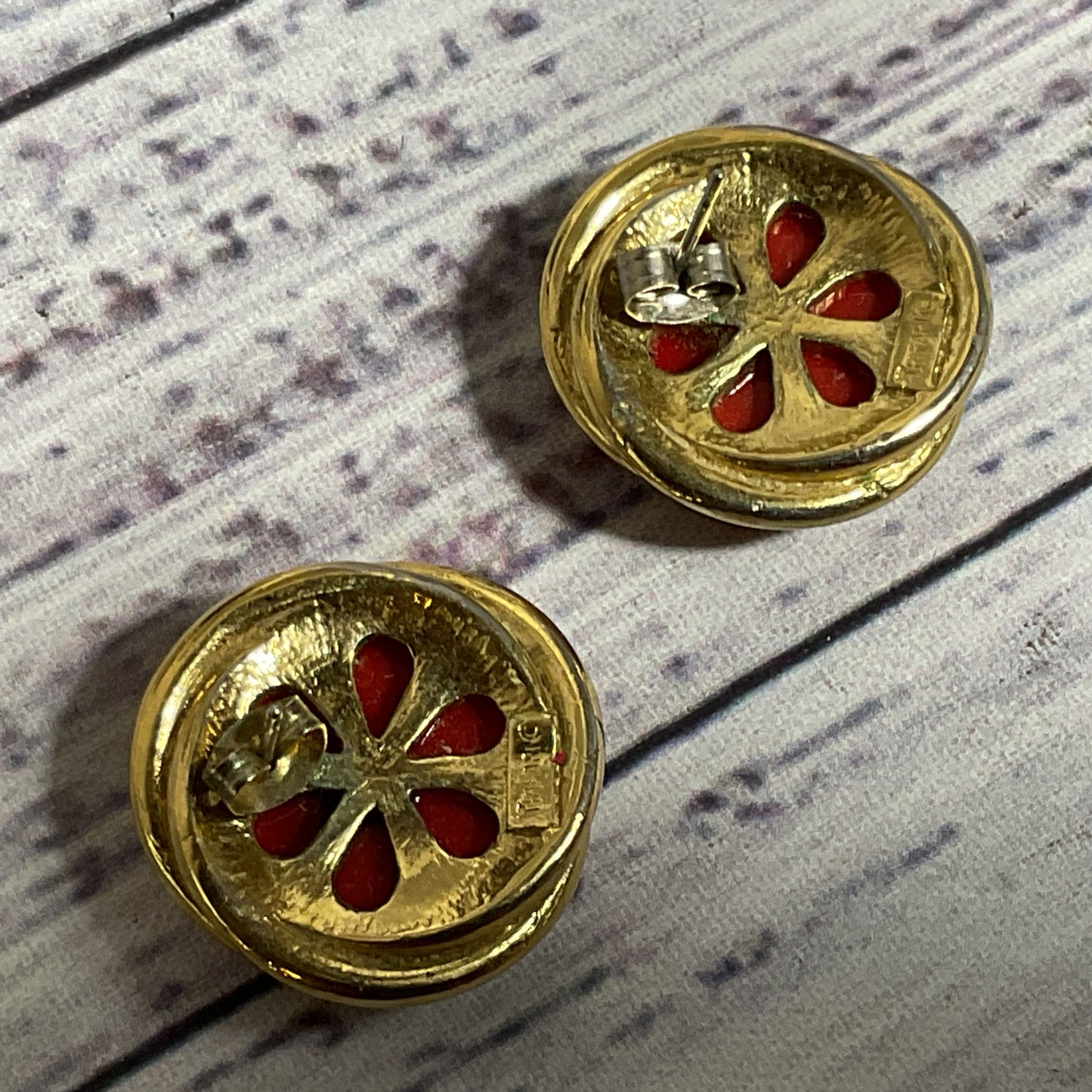 VTG. TRIFARI Gold Tone Red Rhinestone 1" Earrings