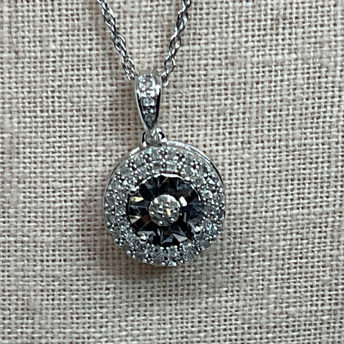 NEW Sterling Silver 1/10CT TW Diamond Pendant 18" Chain Necklace- 2.60g