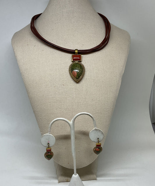 ROMAN Gold Tone Leather Vintage Necklace & Earrings Set Semi-precious stone