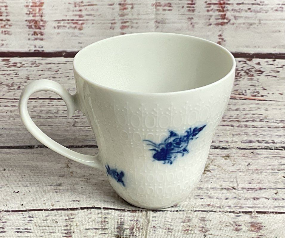 Rosenthal Björn Wiinblad Vintage Linie Rhapsody in Blue 7 Cups & Saucers White