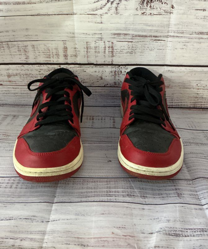 Men's Nike Air Jordan 1 Low SE Red & Black Sneakers Size 11