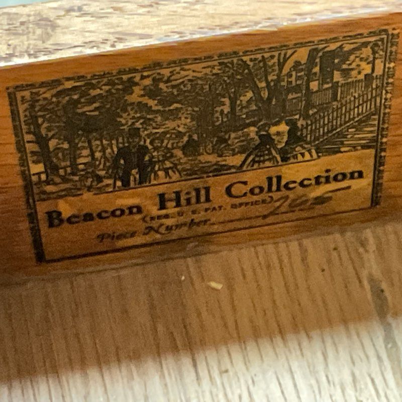 VTG/ANTIQUE BEACON HILL COLLECTION Georgian Style Bachelor Chest 28.5"H x 25.75W