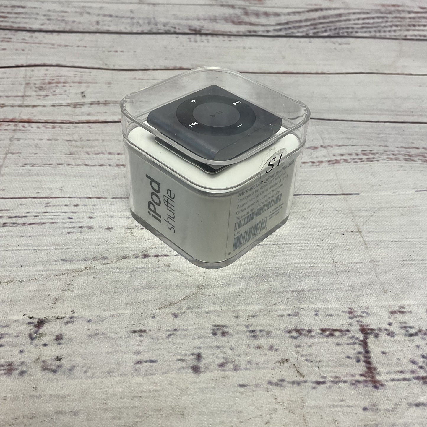 Apple iPod Shuffle 4th Generation 2GB ME949LL/A Space Gray New No Cable