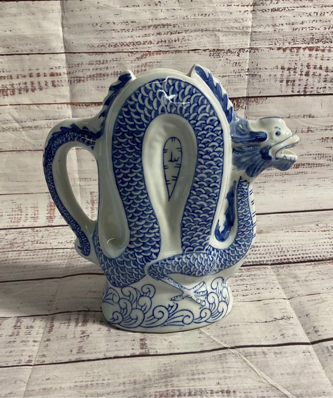 Vintage Chinese Dragon Statue Figural Tea Pot White & Blue 7.25" Missing Lid