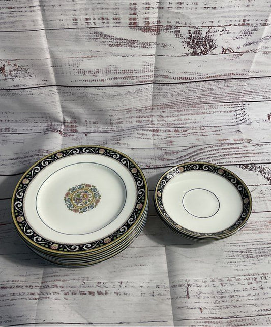 Wedgwood Runnymede 6 Appetizer Plates & 3 Saucers Bone China England W4472