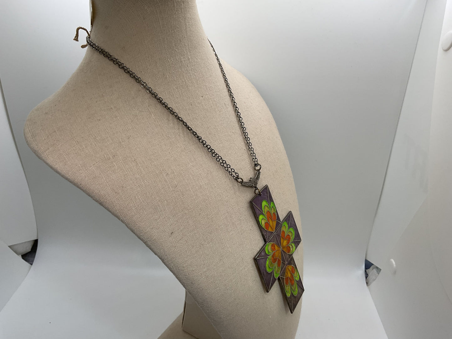 VTG. Artisan Cloisonne Enamel Stain Glass Style Large Cross Pendant Necklace