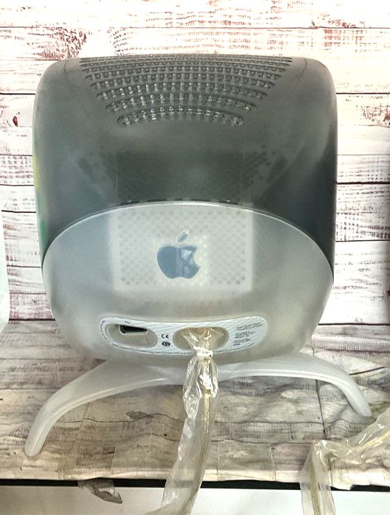 Apple Vintage Studio Display 17" CRT Monitor Power Mac G4 Tower Graphite