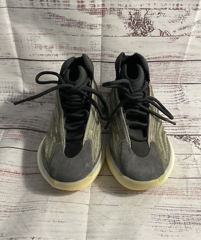 Men's Adidas Yeezy Quantum Barium Size 6 H68771
