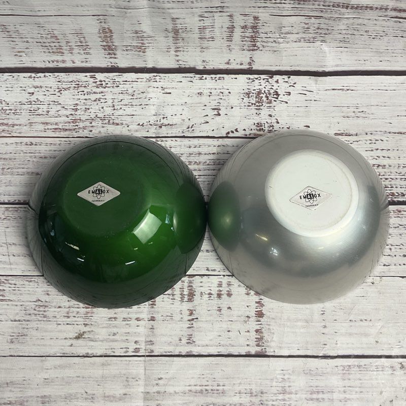 Vintage Emalox Set Of 2 Enameled Aluminum 5" Bowls In Green & Silver