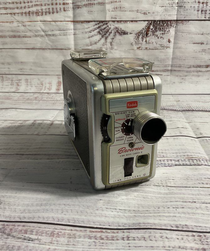 Vintage Kodak Brownie 8mm Movie Camera Model 2 - UNTESTED